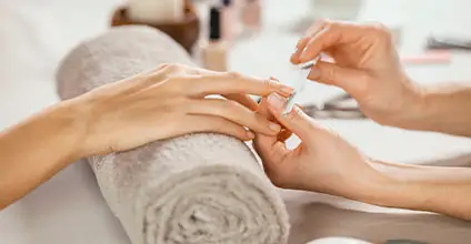 Técnicas estéticas para el cuidado y embellecimiento de las uñas