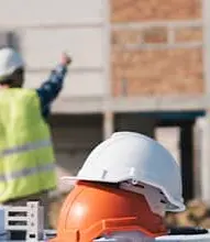 Instalación de prefabr. ligeros para la mejora de prestaciones térmicas y acústicas de edificios